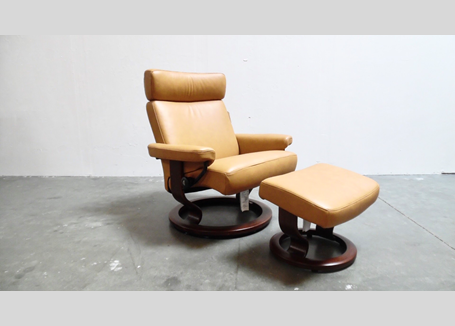 Taurus (L) Chair & Ottoman