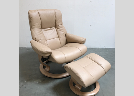 Mayfair (L) Chair & Ottoman